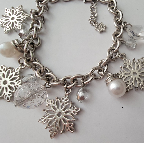 Snowflake Bracelet - Picture 3 of 6